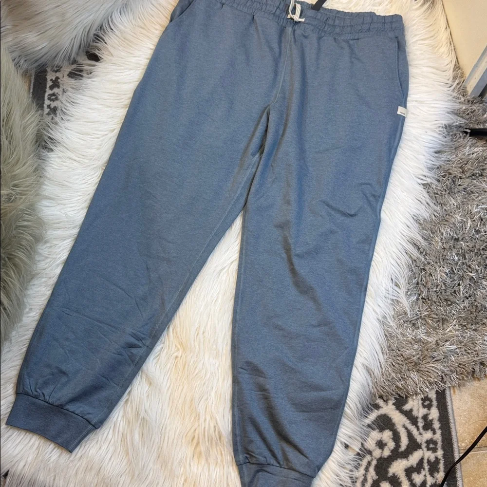 Vuori Performance Joggers XL - Picture 2 of 5